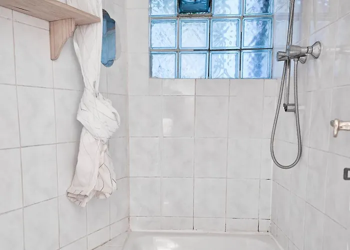 Very Accessible, Cozy And Old Abode But Gold In The Heart Of The Apartment Hamburg
