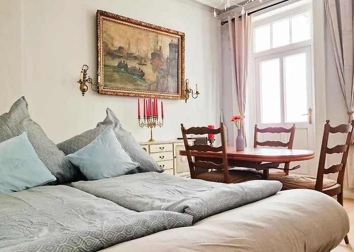 Apartment Very Accessible, Cozy And Old Abode But Gold In The Heart Of The Hamburg